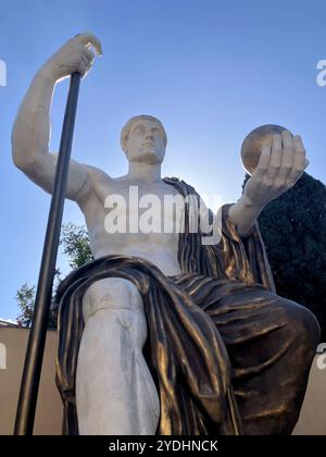 Eine vollständige Nachbildung des Kolosses von Konstantin in der Villa Caffarelli, Kapitolinischen Museen, Rom, Italien. Stockfoto