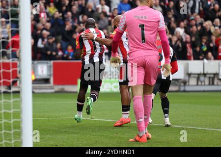 London, Großbritannien. Oktober 2024. Yoane Wissa (11) feiert sein Tor 1-2 während des Spiels Brentford FC gegen Ipswich Town FC English Premier League im Gtech Community Stadium, London, England, Großbritannien am 26. Oktober 2024 Credit: Every Second Media/Alamy Live News Stockfoto