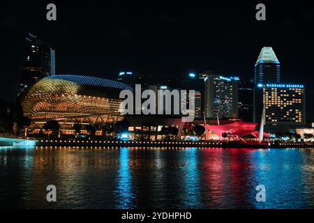 Singapur - 12. August 2024: Esplanade, Theater in der Bucht. Es ist ein Zentrum für darstellende Künste im Zentrum von Singapur Stockfoto