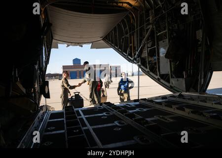 Mitglieder des 124th Fighter Wing starten am 24. Oktober 2024 von Gowan Field, Idaho nach Green Flag West. DIE GFW stellt sicher, dass der 124th Fighter Wing betriebsbereit ist, um weltweit gemeinsame Bodenunterstützung zu leisten. (Foto der U.S. Air National Guard von Staff Sergeant Joseph R. Morgan) Stockfoto