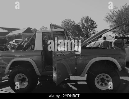 Ford Bronco in Vintage-Orange. Stockfoto