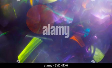 Abstrakte bunte Lichtreflexe mit weichen, verschwommenen Formen in Lila-, Gelb-, Blau- und Pink-Tönen Stockfoto