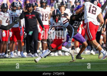 26. Oktober 2024: Texas Tech Red Raiders Running Back J’Koby Williams (20) spielt den Ball während eines Spiels zwischen den Texas Tech Red Raiders und den Texas Christian University Horned Frogs im Amon G. Carter Stadium in Fort Worth, Texas. Freddie Beckwith/CSM Stockfoto