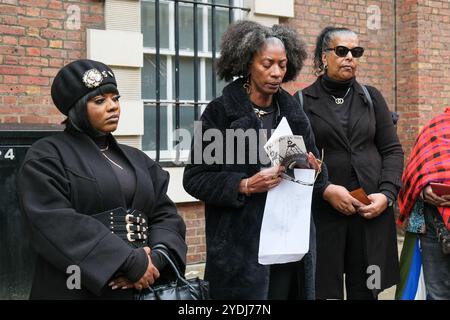 London, Großbritannien. Oktober 2024. Die United Friends and Family Campaign Group (UFFC) marschierte und versammelte sich im jährlichen Prozess für diejenigen, die in Polizeigewahrsam, in Einwanderungseinheiten und in psychiatrischen Krankenhäusern gestorben sind. Quelle: Eleventh Photography/Alamy Live News Stockfoto