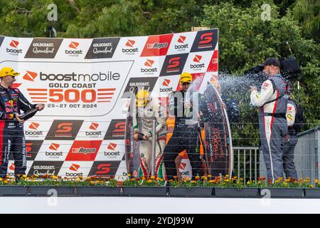 26. Oktober 2024, Gold Coast, Queensland, Australien: Die Podestfeier für Rennen 1 der Supercars Championship am Samstag bei der Boost Mobile Gold Coast 500. (Kreditbild: © James Forrester/ZUMA Press Wire) NUR REDAKTIONELLE VERWENDUNG! Nicht für kommerzielle ZWECKE! Stockfoto