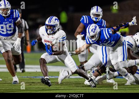 26. Oktober 2024: Southern Methodist Mustangs Running Back LJ Johnson Jr. (11) spielt den Ball gegen die Duke Blue Devils während der ersten Hälfte des ACC Football Matchups im Wallace Wade Stadium in Durham, NC. (Scott Kinser/CSM) Stockfoto