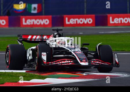 26. Oktober 2024, Mexiko-Stadt, Mexiko-Stadt, Mexiko: Der Fahrer KEVIN MAGNUSSEN (DEN), vom Haas Team, während der. F1 2024 Grand Prix Qualifying von Mexiko im Autodromo Hermanos Rodriguez. (Kreditbild: © Jorge Nunez/ZUMA Press Wire) NUR REDAKTIONELLE VERWENDUNG! Nicht für kommerzielle ZWECKE! Stockfoto
