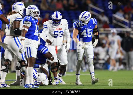 26. Oktober 2024: Duke Blue Devils Linebacker Ozzie Nicholas (45) feiert einen Stopp während des NCAA-Fußballspiels zwischen den SMU Mustangs und dem Duk Stockfoto