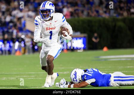 26. Oktober 2024: SMU Mustangs Running Back Brashard Smith (1) stürmt sich zum Touchdown während des NCAA-Fußballspiels zwischen den SMU Mustangs und den D Stockfoto