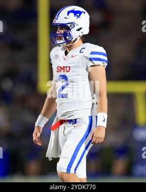 26. Oktober 2024: SMU Mustangs Quarterback Preston Stone (2) auf dem Feld während des NCAA-Fußballspiels zwischen den SMU Mustangs und den Duke Blue Devils Stockfoto