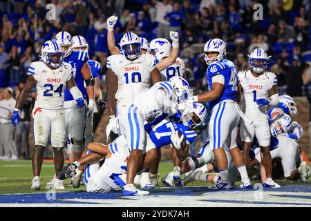 26. Oktober 2024: Duke Blue Devils Running Back Star Thomas (17) stürmt sich zum Touchdown während des NCAA-Fußballspiels zwischen den SMU Mustangs und dem Stockfoto