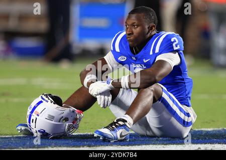 26. Oktober 2024: Duke Blue Devils Wide Receiver Sahmir Hagans (2) sitzt auf dem Spielfeld nach dem NCAA-Fußballspiel zwischen den SMU Mustangs und dem Stockfoto