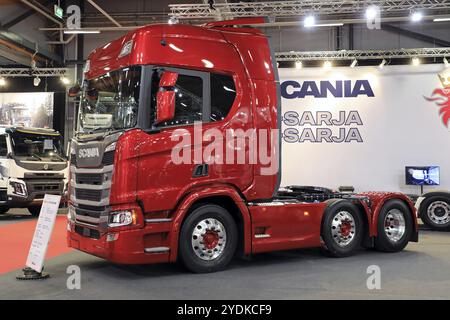 JYVASKYLA, FINNLAND, 18. MAI 2017: Scania Finland präsentiert den Scania R500 Truck der nächsten Generation auf Kuljetus 2017, einer professionellen Veranstaltung für den Transport Stockfoto