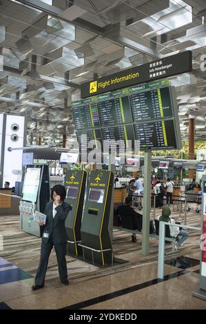 28.04.2019, Singapur, Republik Singapur, Asien, Blick auf die Abflughalle mit dem Check-in-Bereich in Terminal 3 am Flughafen Changi, Asien Stockfoto