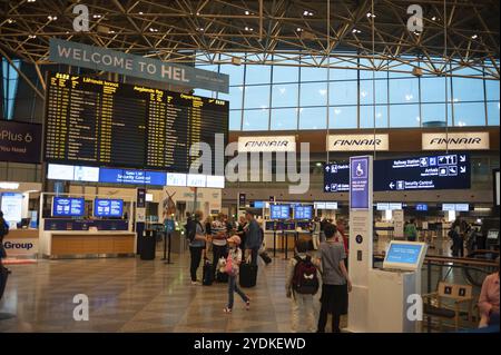 24.06.2018, Helsinki, Finnland, Europa, Passagiere in der Abflughalle am Helsinki-Vantaa Airport, Europa Stockfoto