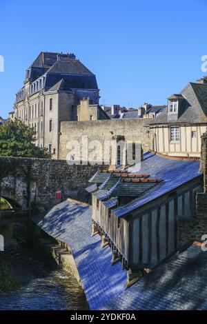 Ehemaliges Waschhaus Lavoirs de la Garenne am Fluss Le Marle, mittelalterliche Stadtmauer, Remparts, Chateau de l'Hermine, Altstadt von Vannes, bretonische Gwened, Stockfoto