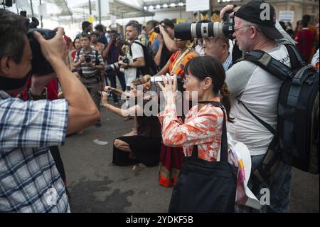 21. Januar 2019, Singapur, Republik Singapur, Asien, Touristen Film- und Fotovorbereitungen für das Thaipusam Festival im Sri Srinivasa Perumal Stockfoto