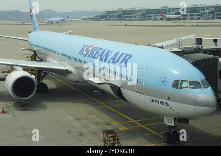 03.05.2013, Seoul, Südkorea, Asien, Passagierflugzeug der koreanischen Fluggesellschaft Korean Air auf dem Vorfeld des Incheon International Airport, Asien Stockfoto