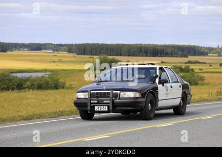 Vaulammi, Finnland. August 3, 2019. Amerikanische 1990er Chevrolet Polizei Fahrzeug auf Maisemaruise2019 Auto Kreuzfahrt in Tawastia. Credit: Taina Sohlman Stockfoto