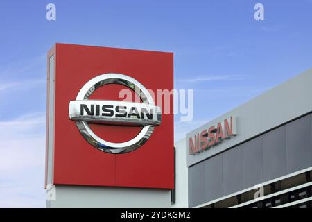 Logo von Nissan Motor Co. Ltd. Außerhalb des Händlerbetriebs. 2022 war der japanische Nissan der neuntgrößte Automobilhersteller der Welt. Salo, Finnland. März 2024 Stockfoto