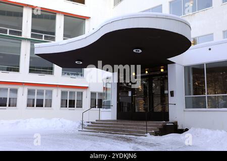 Der Eingang zum Sanatorium Paimio, ein ehemaliger Tuberkulose Sanatorium von finnischen Architekten Alvar Aalto entworfen. 1933. Paimio, Finnland. Januar 20, 2019 Stockfoto