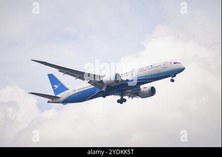 26.07.2023, Singapur, Republik Singapur, Asien, Passagierflugzeug der chinesischen Fluggesellschaft Xiamen Air vom Typ Boeing 787-9 Dreamliner mit Th Stockfoto