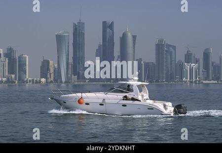 13.09.2010, Doha, Katar Katar, Blick auf die Skyline des Geschäftsviertels Al Dafna von der Promenade entlang der Al Corniche Street Stockfoto