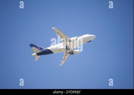 13.05.2024, Berlin, Deutschland, Europa, Ein Passagierflugzeug der Lufthansa CityLine Airbus A319-114 mit der Registrierung D-AILB startet von Berlin Brand Stockfoto