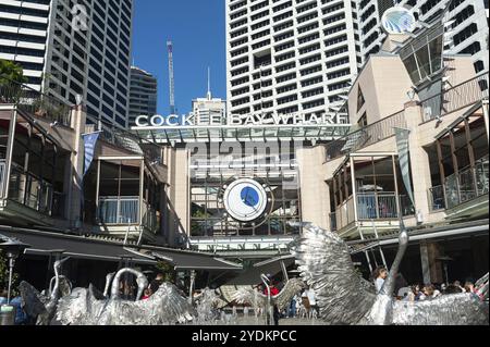 16.09.2018, Sydney, New South Wales, Australien, Cockle Bay Wharf am Darling Harbour mit dem Tanzenden Brolga Fountain und dem Geschäftsviertel in der Stockfoto