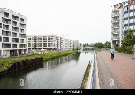 10.06.2019, Berlin, Deutschland, Europa, Neubauwohnungen in Europa am Ufer des Schifffahrtskanals in Berlin-Moabit, Europa Stockfoto