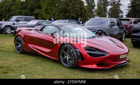 2024 McLaren 750S, ausgestellt auf der Salon Privé Concours d’Elégance Motorshow im Blenheim Palace. Stockfoto