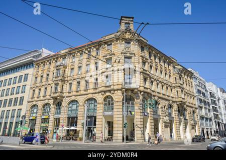 Geschäftshaus Chausseestraße 22, Invalidenstraße 35, Mitte, Berlin, Deutschland *** Geschäftshaus Chausseestraße 22, Invalidenstraße 35, Mitte, Berlin, Deutschland Stockfoto