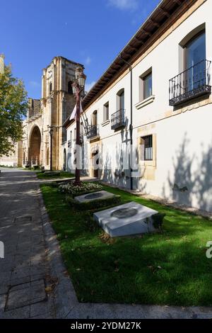 Iglesia de San Marcos en León Actual Parador de Turismo y antigua sede de los caballeros de Santiago Hospital de peregrinos y campo de concentración Stockfoto