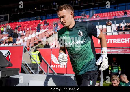 Utrecht, Niederlande. Oktober 2024. Utrecht - Feyenoord-Keeper Timon Wellenreuther während der zehnten Runde der Eredivisie-Saison 2024/2025. Das Spiel findet am 27. Oktober 2024 im Stadion Galgenwaard in Utrecht statt. Credit: Box to Box Pictures/Alamy Live News Stockfoto