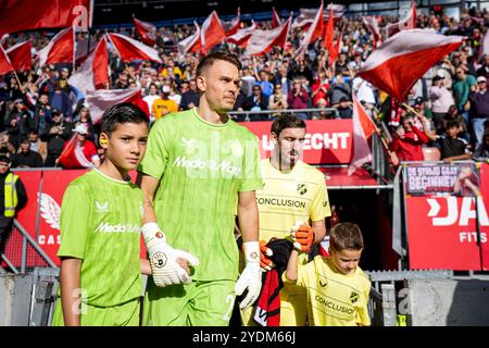 Utrecht, Niederlande. Oktober 2024. Utrecht - Feyenoord-Keeper Timon Wellenreuther während der zehnten Runde der Eredivisie-Saison 2024/2025. Das Spiel findet am 27. Oktober 2024 im Stadion Galgenwaard in Utrecht statt. Credit: Box to Box Pictures/Alamy Live News Stockfoto