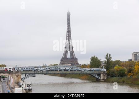 Blick auf den Eiffelturm in Paris, Frankreich Stockfoto