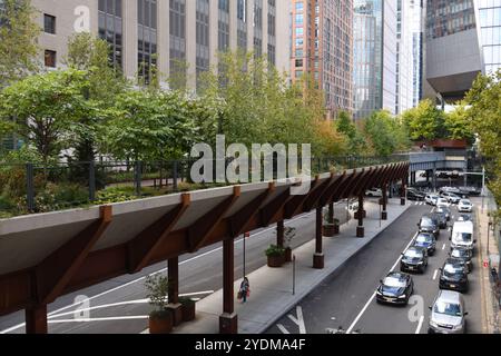 Manhattan's High Line zur Moynihan Train Hall Anschluss zwischen West 30th Street und Dyer Avenue New York City Stockfoto