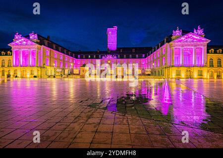 Neues Beleuchtungssystem zur Hervorhebung des Schutzgebietes der Stadt ​​the Dijon im französischen Departement Côte d'Or am 25. September 2024. Jugendstilsystem Stockfoto