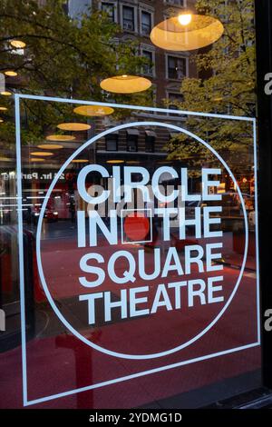 Circle in the Square ist eine Theaterkompanie in einem Untergeschoss im Paramount Plaza-Gebäude im Theaterviertel, 2024, NYC, USA Stockfoto