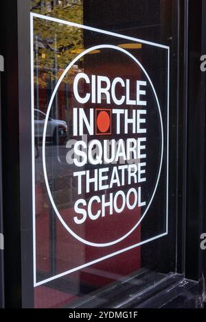 Circle in the Square ist eine Theaterkompanie in einem Untergeschoss im Paramount Plaza-Gebäude im Theaterviertel, 2024, NYC, USA Stockfoto