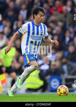 Brighton, Großbritannien. Oktober 2024. Brighton, England - 26. Oktober: Kaoru Mitoma von Brighton & Hove Albion während des Spiels der Premier League 2024/25 zwischen Brighton und Hove Albion und Wolverhampton Wanderers im Amex Stadium am 26. Oktober 2024 in Brighton, England. (David Horton/SPP) Credit: SPP Sport Press Photo. /Alamy Live News Stockfoto