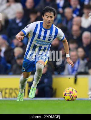 Brighton, Großbritannien. Oktober 2024. Brighton, England - 26. Oktober: Kaoru Mitoma von Brighton & Hove Albion während des Spiels der Premier League 2024/25 zwischen Brighton und Hove Albion und Wolverhampton Wanderers im Amex Stadium am 26. Oktober 2024 in Brighton, England. (David Horton/SPP) Credit: SPP Sport Press Photo. /Alamy Live News Stockfoto