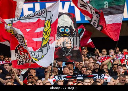 Enschede, Niederlande. Oktober 2024. ENSCHEDE, Stadion Grolsch Veste, 27-10-2024, Saison 2024/2025, niederländischer Eredivisie Football während des Spiels Twente - Heracles Banners Credit: Pro Shots/Alamy Live News Stockfoto