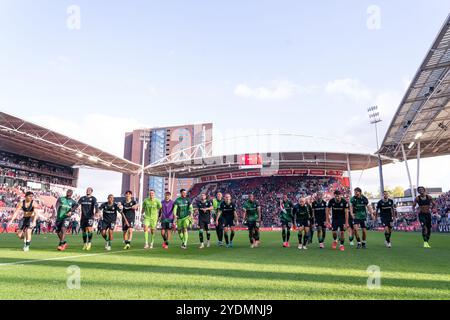 UTRECHT, NIEDERLANDE - 27. OKTOBER: Timon Wellenreuther von Feyenoord, Thomas Beelen von Feyenoord, Hugo Bueno von Feyenoord, Givairo Read von Feyenoord, David Hancko von Feyenoord, Inbeom Hwang von Feyenoord, Quinten Timber von Feyenoord, Antoni Milambo von Feyenoord von Feyenoord, Igor Facundo Gonzalez aus Feyenoord, Gernot Trauner aus Feyen Stockfoto