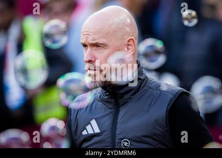 London, Großbritannien. Oktober 2024. London, England, 27. Oktober 2024: Erik Ten Hag (Manchester United Manager) vor dem Spiel der Premier League zwischen West Ham und Manchester United im London Stadium. (Pedro Porru/SPP) Credit: SPP Sport Press Photo. /Alamy Live News Stockfoto