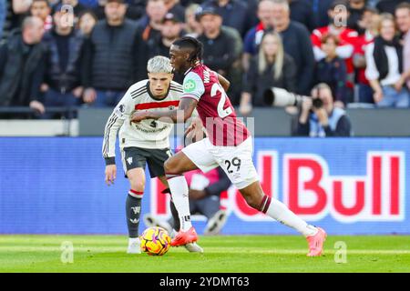 West Ham United Defender Aaron Wan-Bissaka (29) während des Spiels West Ham United FC gegen Manchester United FC English Premier League im London Stadium, London, England, Vereinigtes Königreich am 27. Oktober 2024 Credit: Every Second Media/Alamy Live News Stockfoto