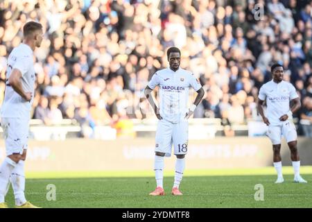 Brügge, Belgien. Oktober 2024. Anderlechts Spieler sehen nach einem Fußballspiel zwischen dem Club Brugge und dem RSC Anderlecht am Sonntag, dem 27. Oktober 2024 in Brügge, am 12. Tag der Saison 2024-2025 der ersten Liga der „Jupiler Pro League“ der belgischen Meisterschaft niedergeschlagen aus. BELGA FOTO BRUNO FAHY Credit: Belga News Agency/Alamy Live News Stockfoto