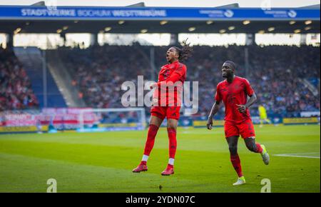 Bochum, Deutschland. Oktober 2024. Torfeier Michael Olise (FCB) Dayot Upamecano (München) VfL Bochum - FC Bayern München 27.10.2024 Credit: Moritz Müller/Alamy Live News Stockfoto