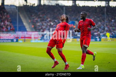 Bochum, Deutschland. Oktober 2024. Torfeier Michael Olise (FCB) Dayot Upamecano (München) VfL Bochum - FC Bayern München 27.10.2024 Credit: Moritz Müller/Alamy Live News Stockfoto