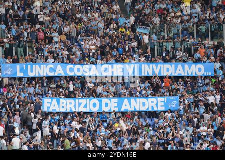 Roma, Italien. Oktober 2024. Banner während des EniLive-Fußballspiels der Serie A zwischen Latium und Genua im Olympiastadion Roms, Italien - Sonntag, 27. Oktober 2024 - Sport Soccer ( Foto: Alfredo Falcone/LaPresse ) Credit: LaPresse/Alamy Live News Stockfoto